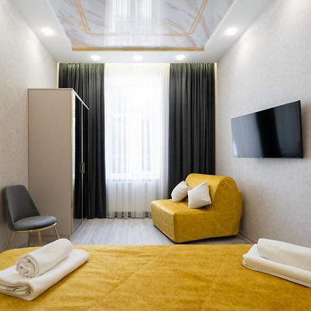 Rynok Square City Center Two Bedroom Apartment! Λβιβ Εξωτερικό φωτογραφία