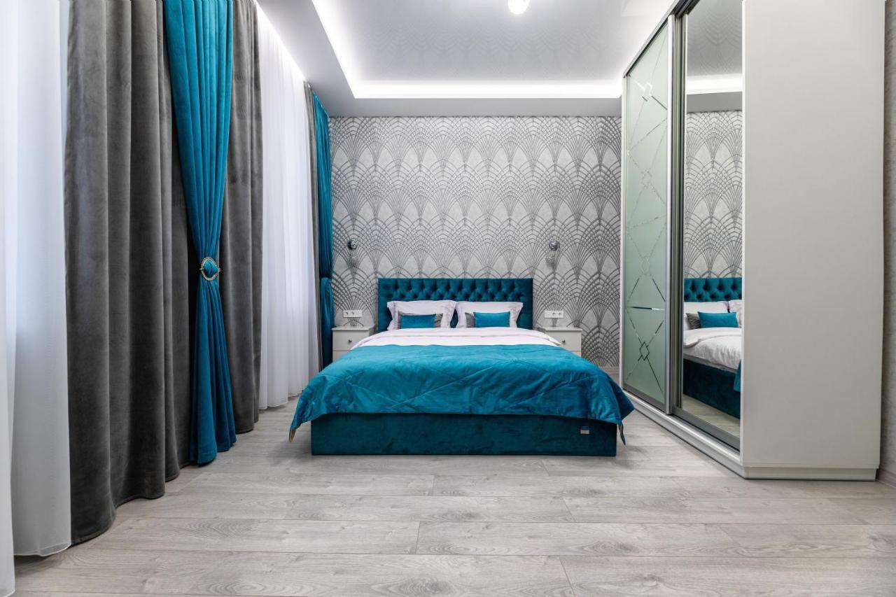 Rynok Square City Center Two Bedroom Apartment! Λβιβ Εξωτερικό φωτογραφία