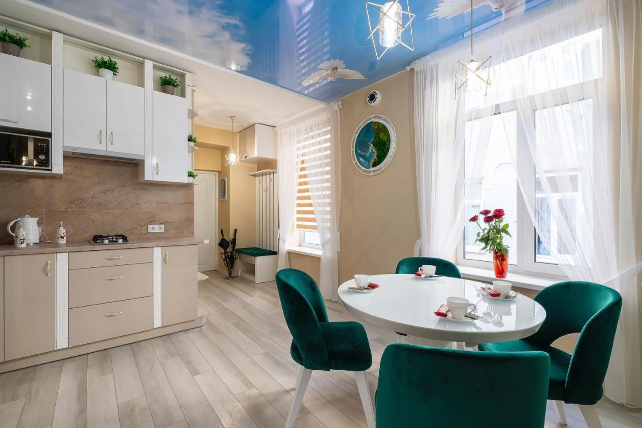 Rynok Square City Center Two Bedroom Apartment! Λβιβ Εξωτερικό φωτογραφία