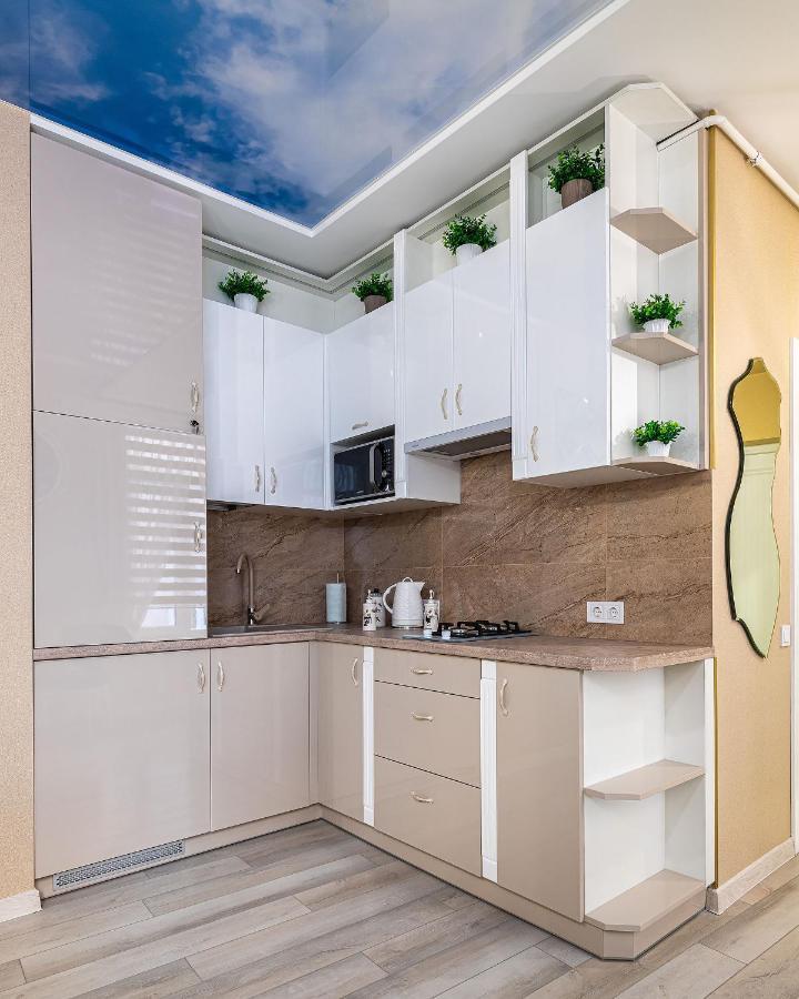 Rynok Square City Center Two Bedroom Apartment! Λβιβ Εξωτερικό φωτογραφία