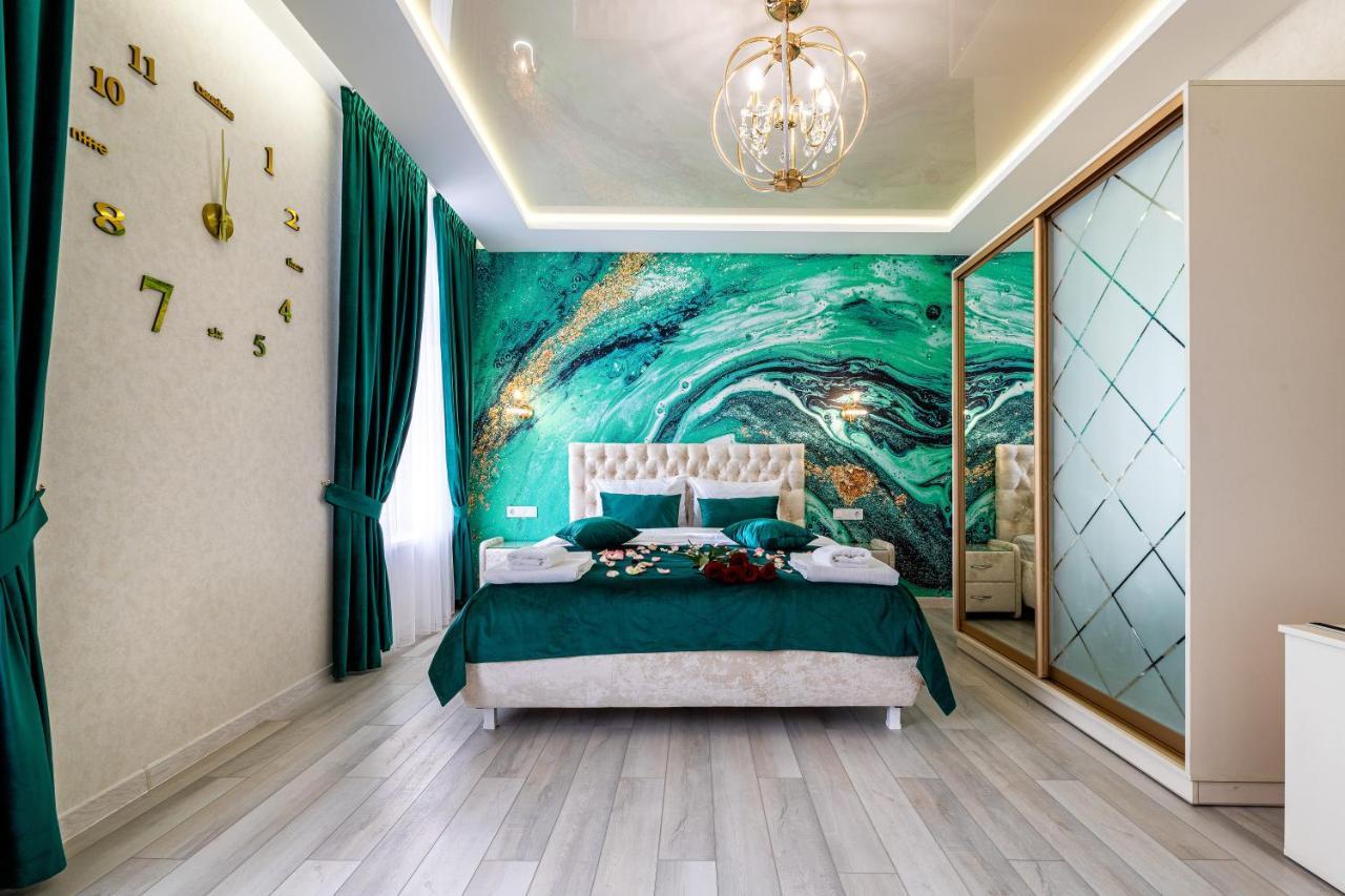 Rynok Square City Center Two Bedroom Apartment! Λβιβ Εξωτερικό φωτογραφία