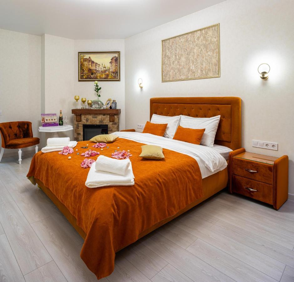 Rynok Square City Center Two Bedroom Apartment! Λβιβ Εξωτερικό φωτογραφία