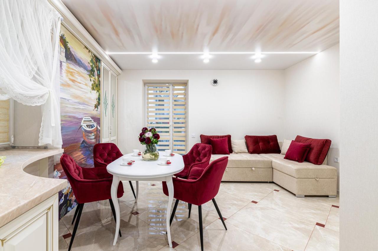 Rynok Square City Center Two Bedroom Apartment! Λβιβ Εξωτερικό φωτογραφία
