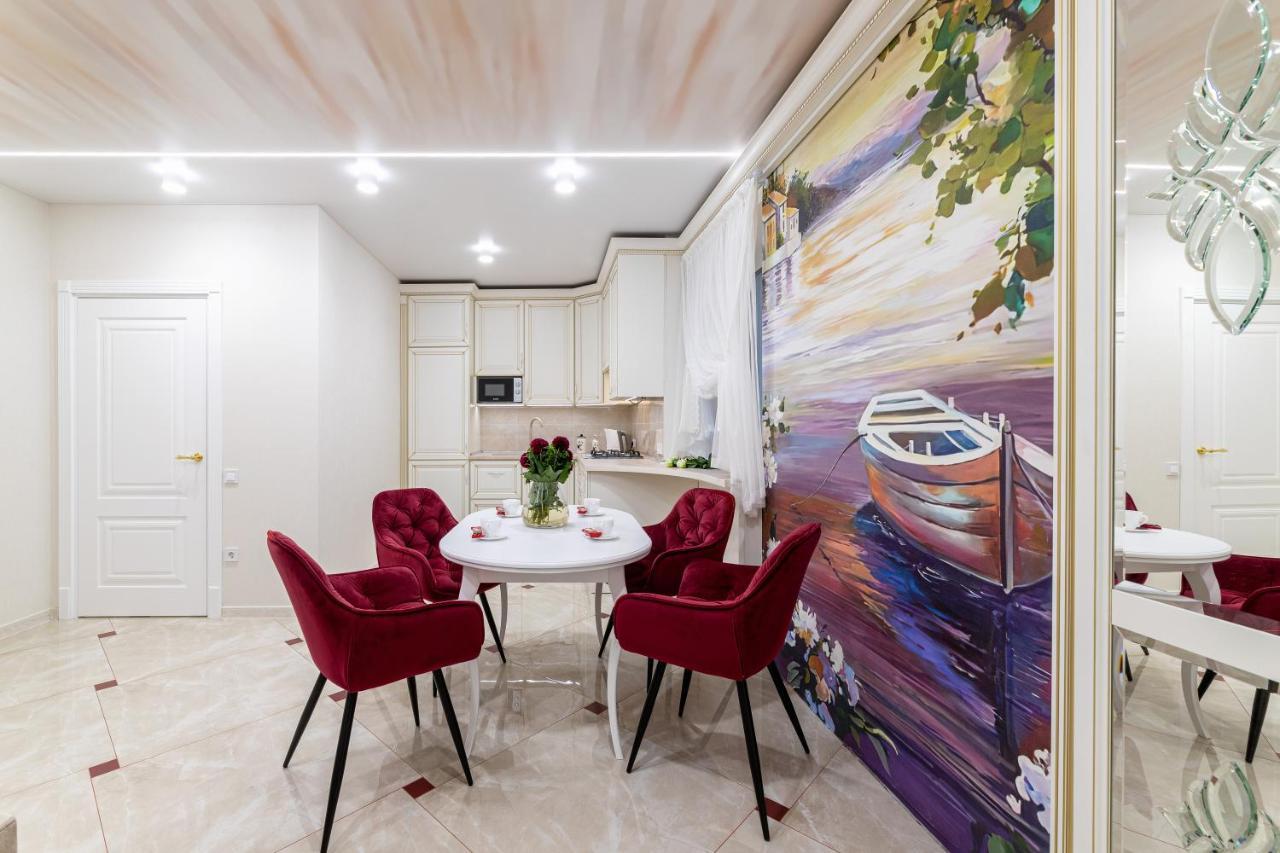 Rynok Square City Center Two Bedroom Apartment! Λβιβ Εξωτερικό φωτογραφία