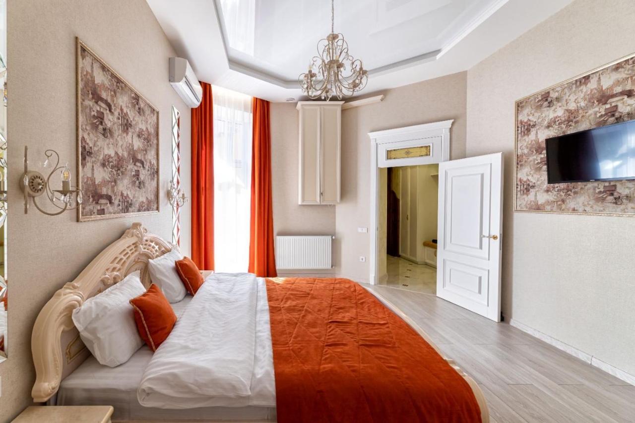 Rynok Square City Center Two Bedroom Apartment! Λβιβ Εξωτερικό φωτογραφία