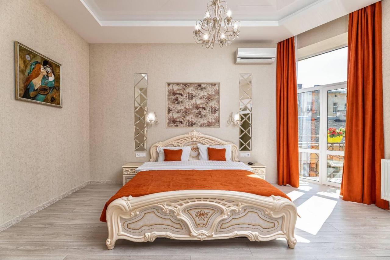 Rynok Square City Center Two Bedroom Apartment! Λβιβ Εξωτερικό φωτογραφία