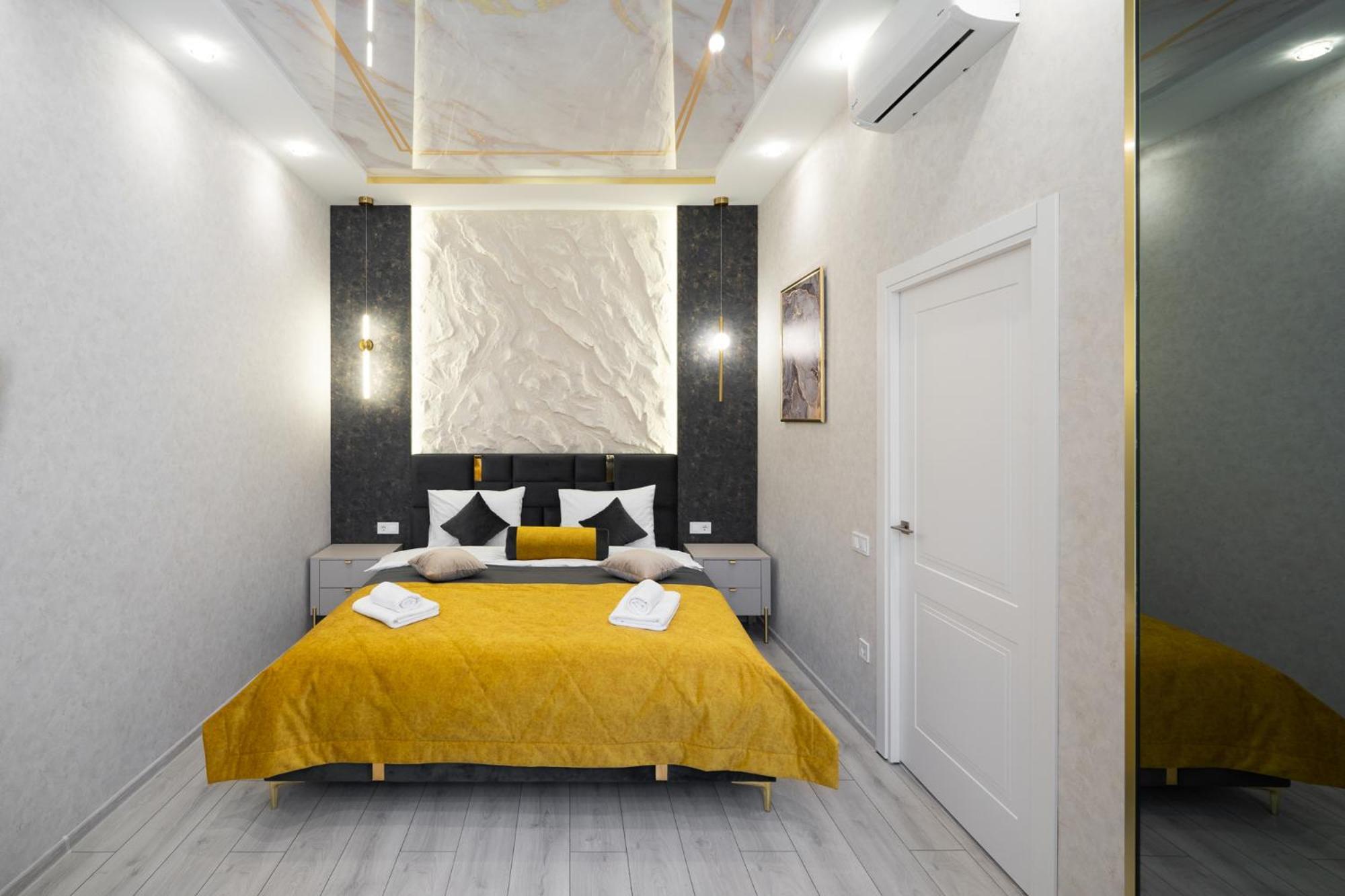 Rynok Square City Center Two Bedroom Apartment! Λβιβ Εξωτερικό φωτογραφία