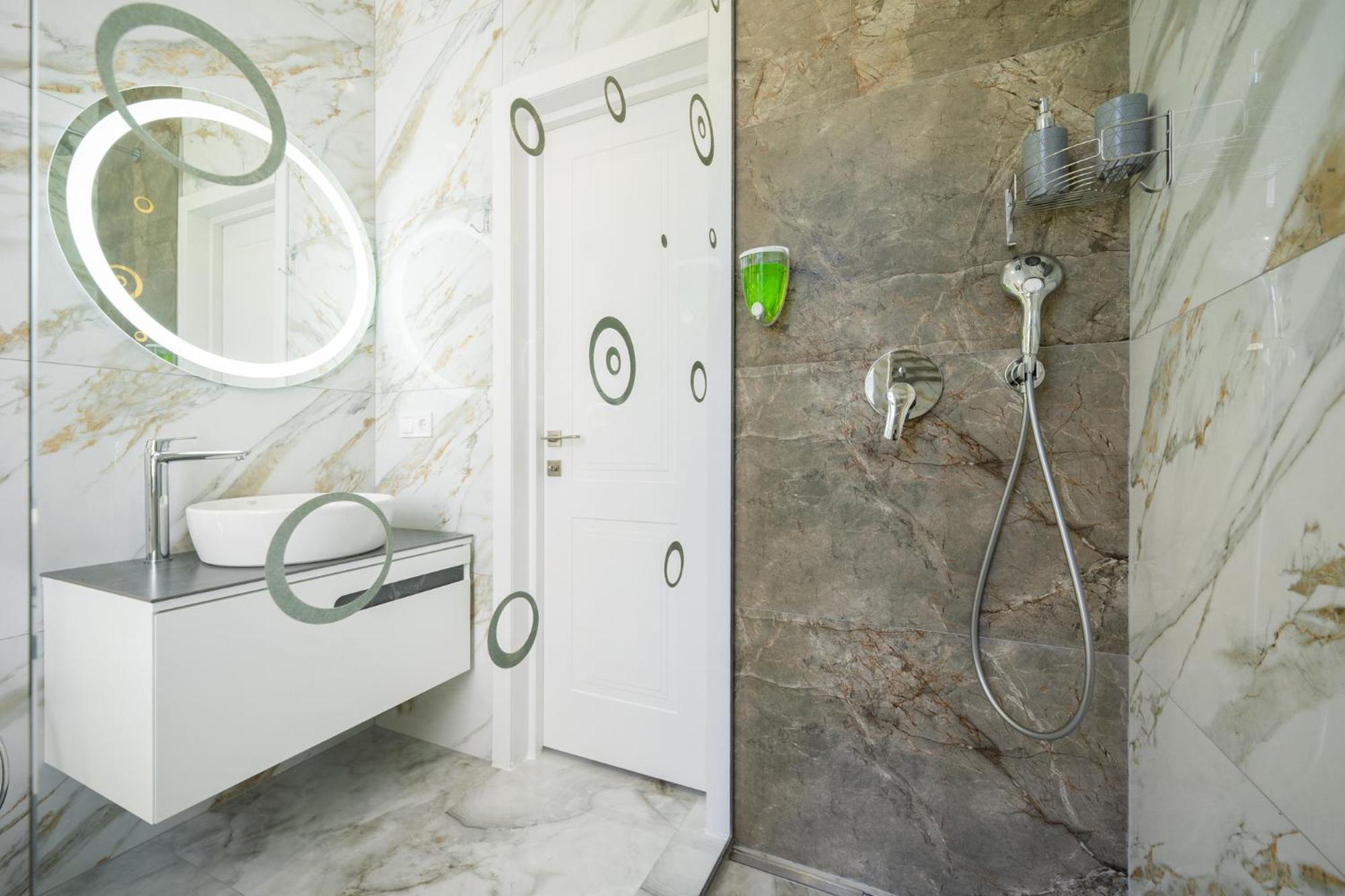Rynok Square City Center Two Bedroom Apartment! Λβιβ Εξωτερικό φωτογραφία